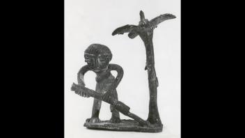Ashanti bronze figure